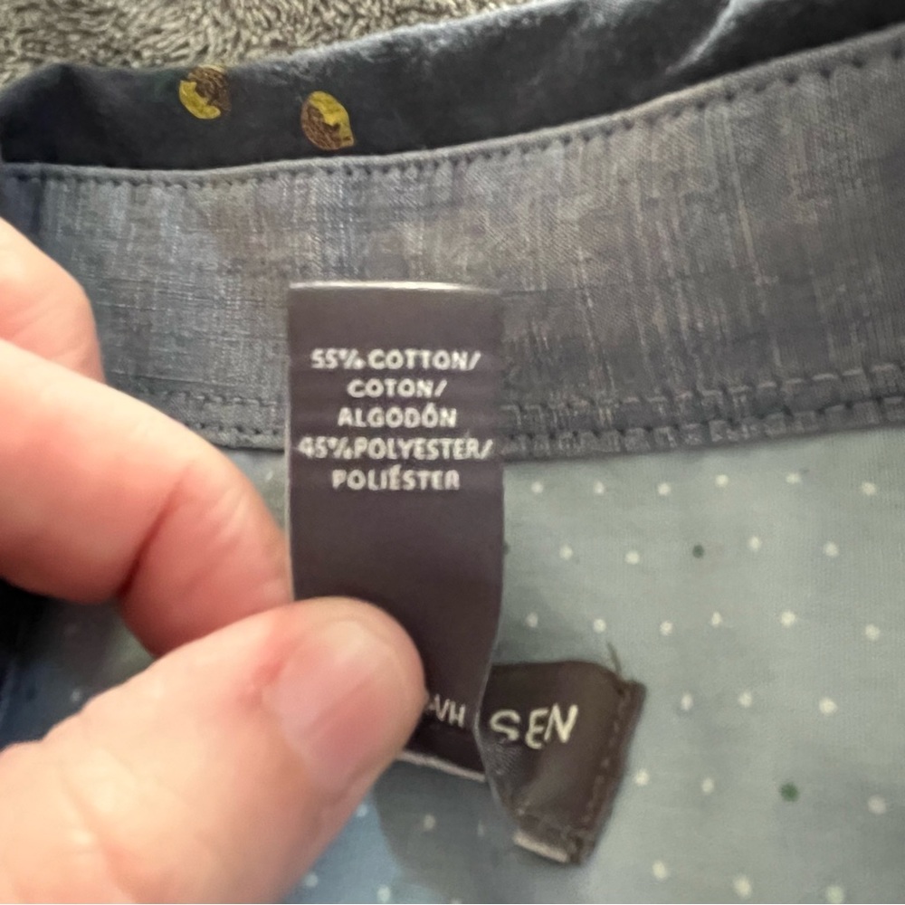 Van Heusen Large Navy Short-Sleeve Button-Down Shirt with Small Yellow Print - Picture 4 of 6